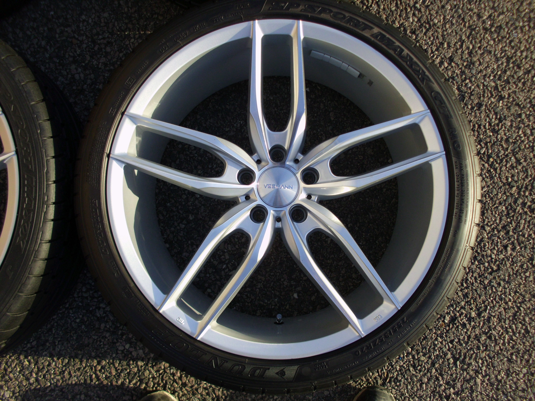 USED 20" VEEMANN V-FS28 ALLOY WHEELS IN SILVER WITH POLISHED FACE INC PART WORN TYRES et38/et35
